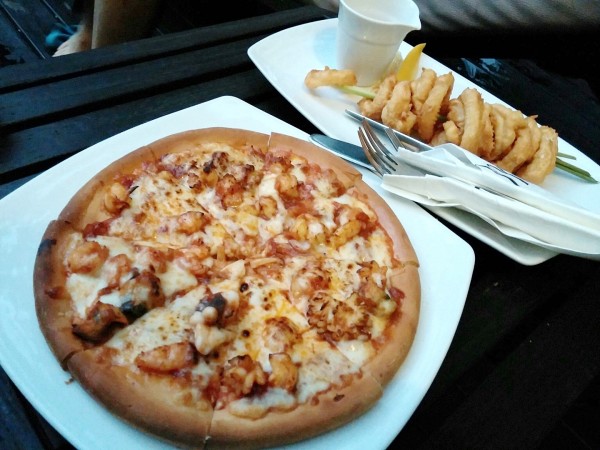 Pizza, Calamari, Onion Ring