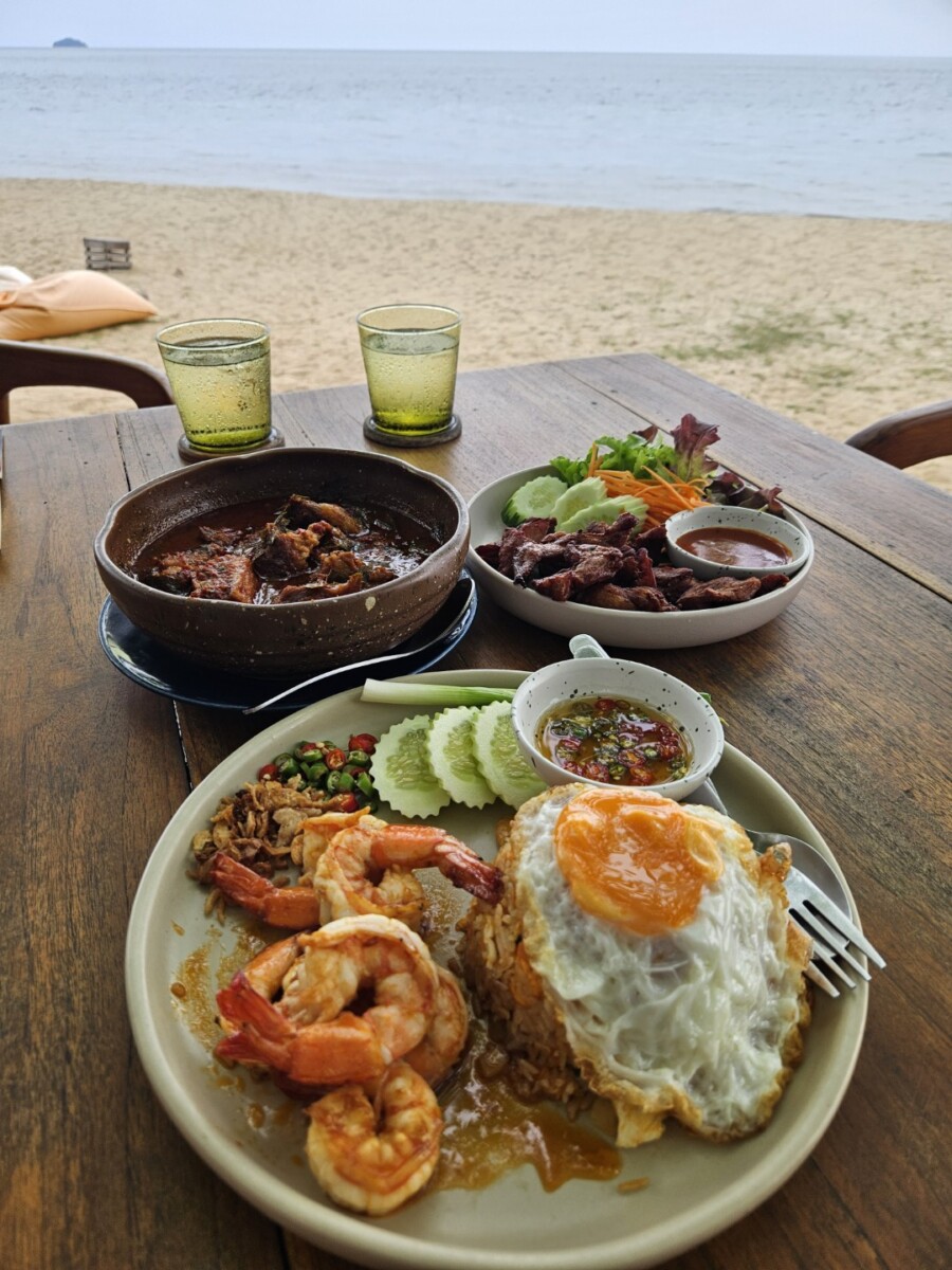She Sails Cafe & Beach Club